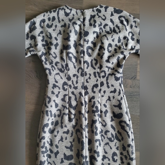 ๐ HOST PICK ๐ MaxMara Leopard Wool Dress ๐ - Picture 12 of 13